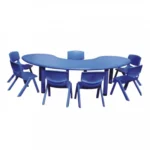 Crescent-shaped semicircular table / conversation